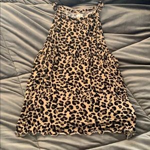 Leopard print sleeveless shirt